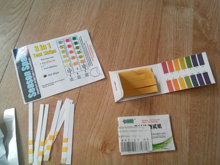Universal indicator paper