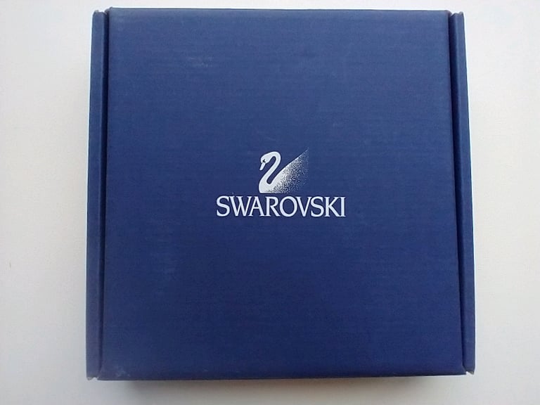 Swarovski crystal sailing legend base