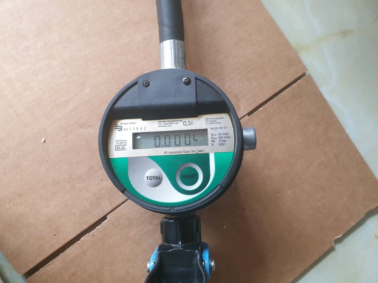 Badger Digital oil filler Nozzle with swivel head.