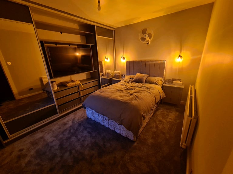 Double Bedroom In Share Room With Balcony (last two pictures)