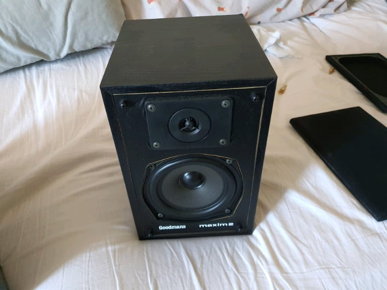 Good maxim 2 stereo speakers please read