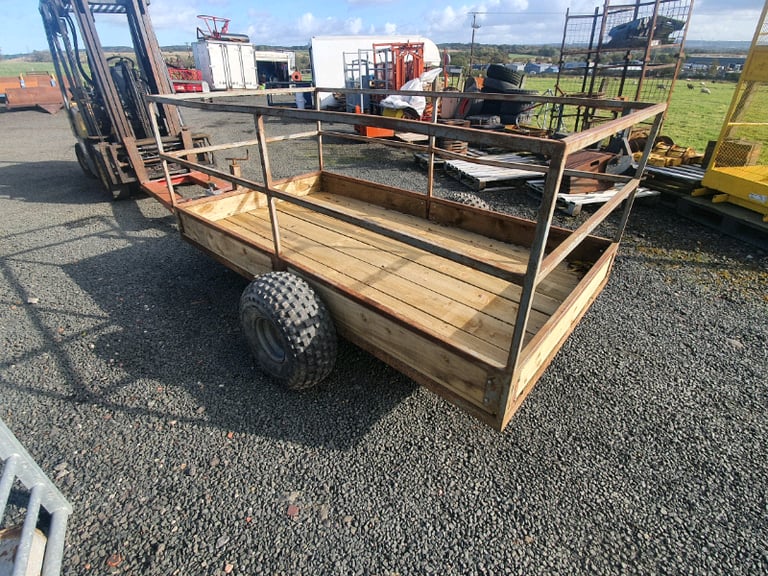 8 x 4 sheep feed trailer has new floor farm livestock tractor in