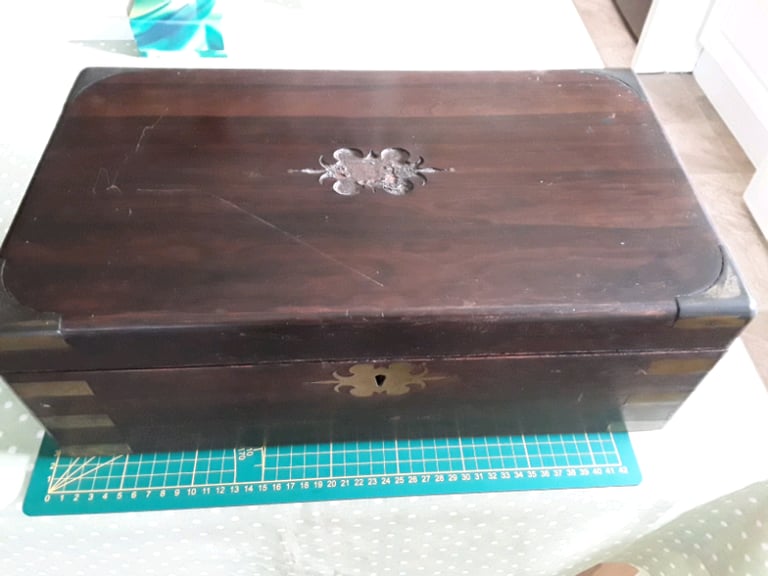 VINTAGE OAK STORAGE BOX