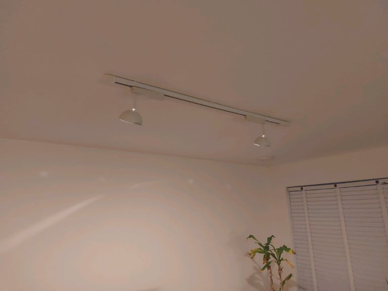 Ikea Sända spotlight track with 1 (or 2) light(s)