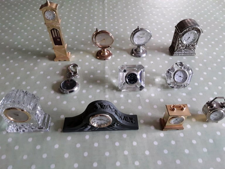 11 x MINUTURE  CLOCKS/WATCHES
