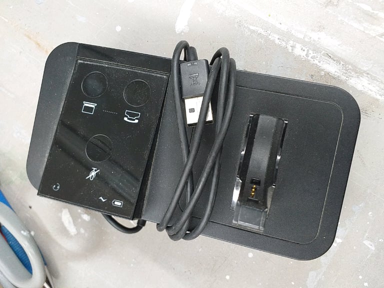 PC HEADSETS, DOCKS, HANDSETS BUNDLE