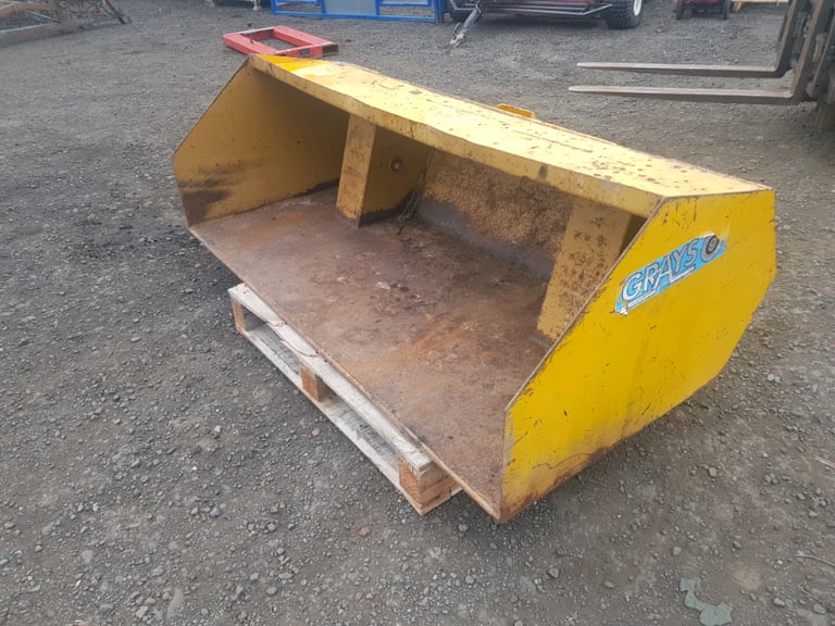 Tractor front loader grays 6ft bucket 
