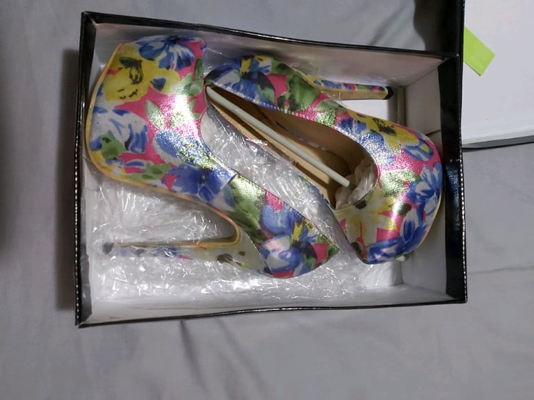 image for LADİES SHOES SIZE 36 by Sergio Todzi