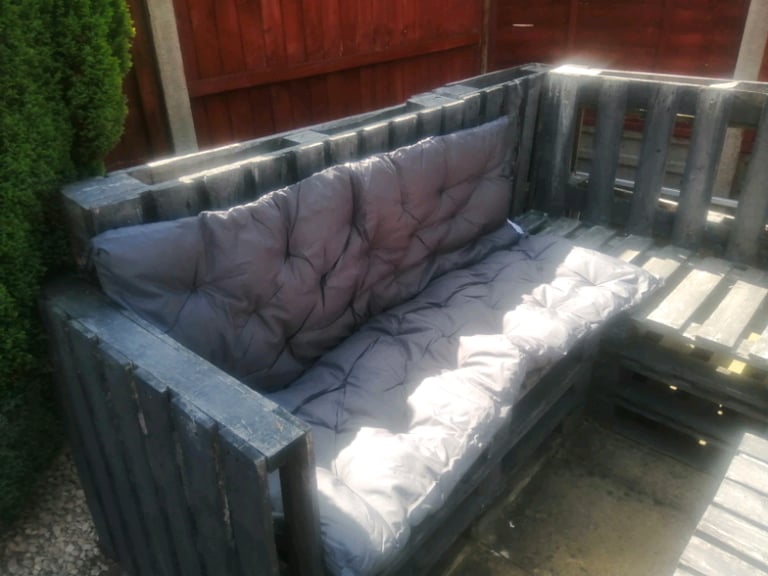 Pallet seating