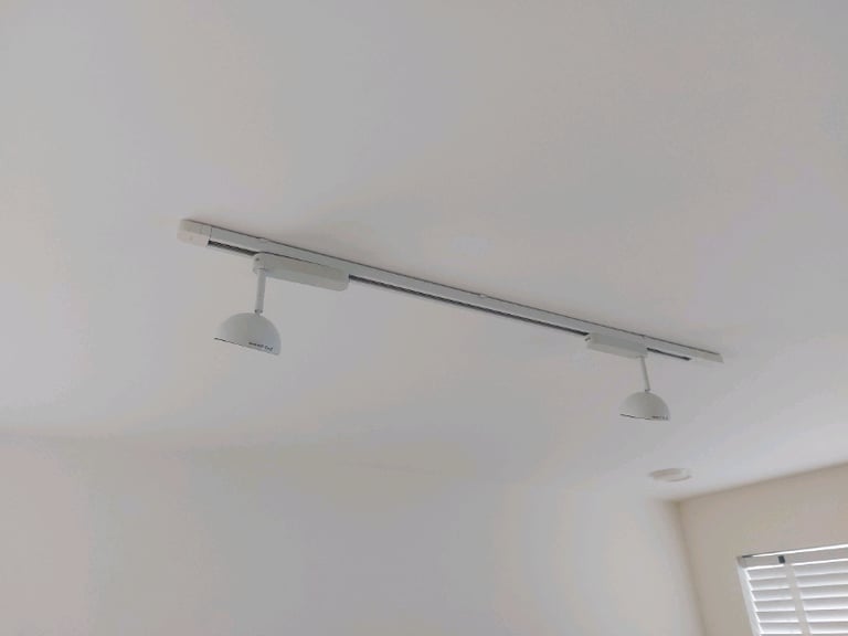 Ikea Sända spotlight track with 1 (or 2) light(s)