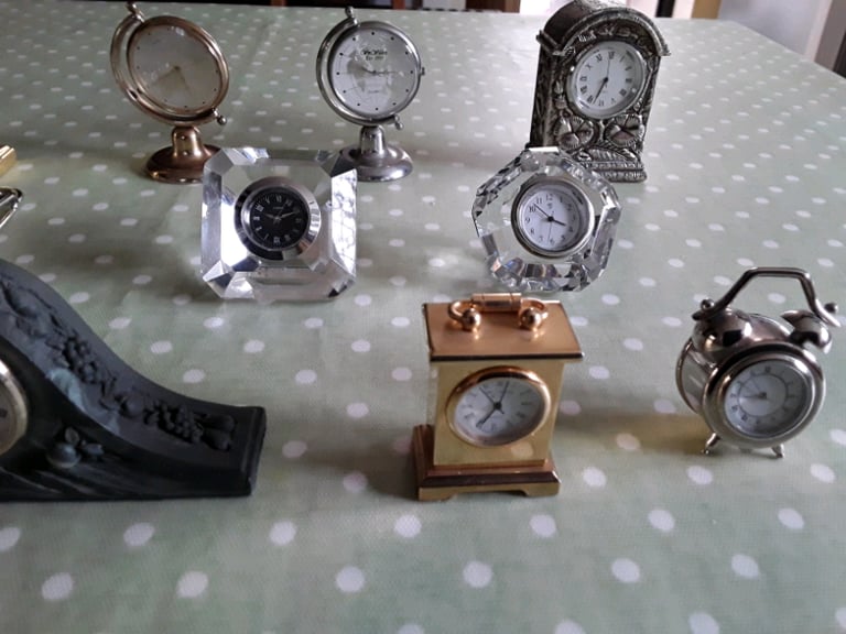 11 x MINUTURE  CLOCKS/WATCHES