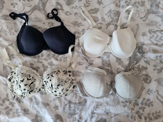 Various bras size 32DD hardly worn £3 each, in Martham, Norfolk