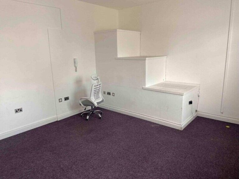  Office space in Enfield, No Vat and all inclusivee bills 
