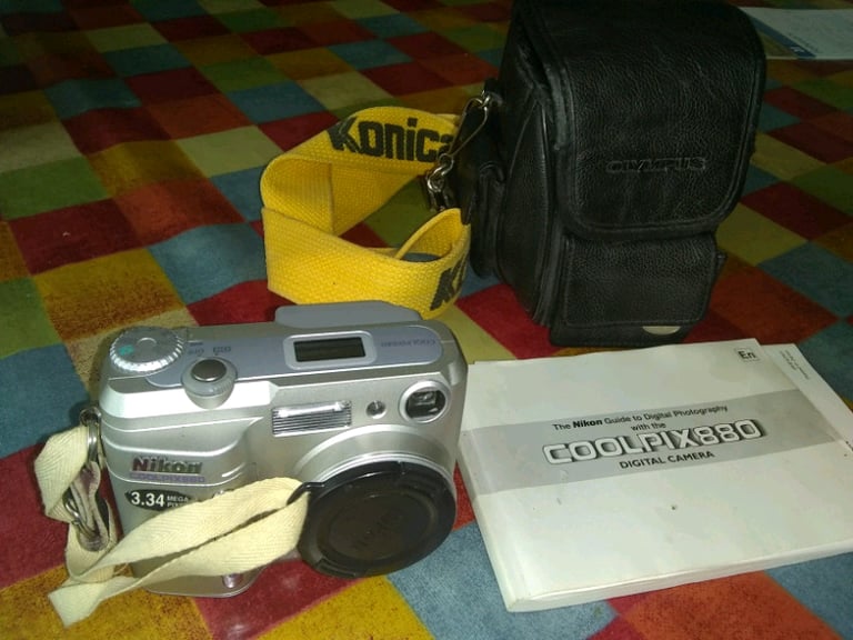 Coolpix 880 digital camera.