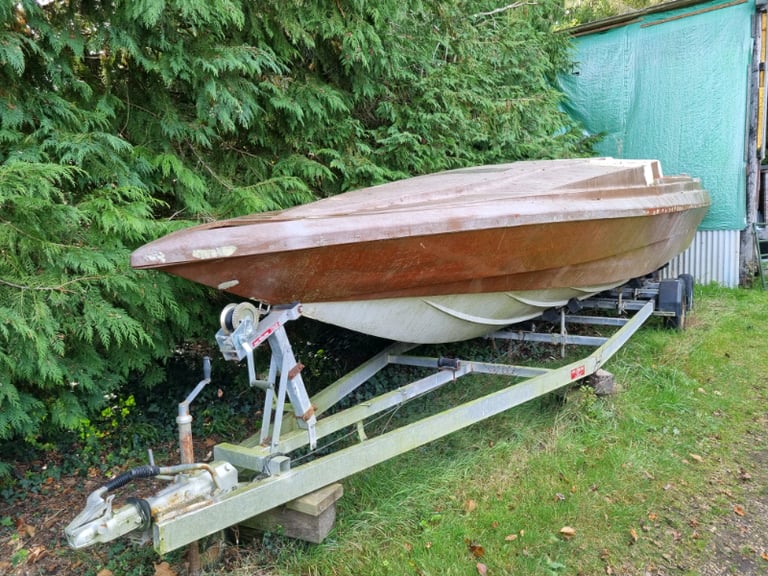 Project boat 32ft powerboat, NO TRAILER