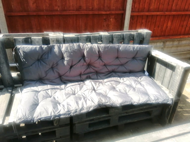 Pallet seating
