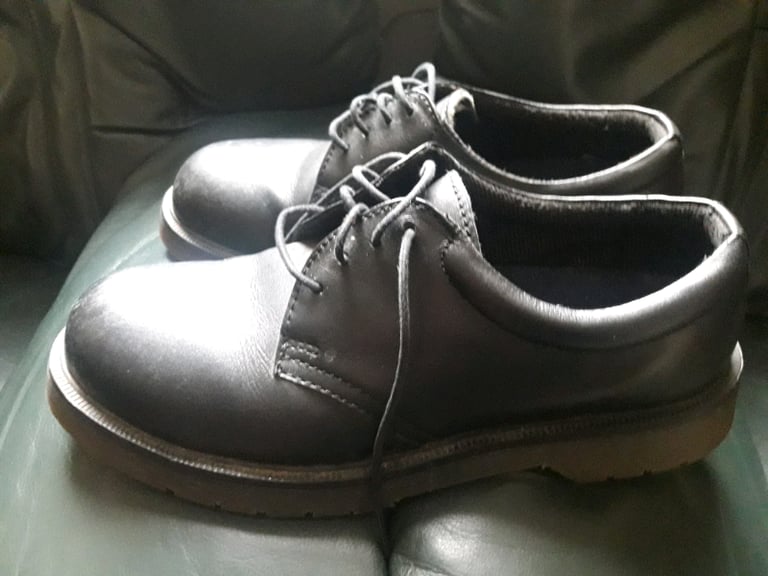 Men's Goliath steel toe boots size 7, black good condition 