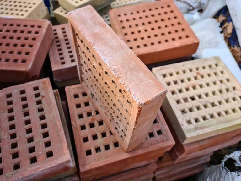 AIR BRICKS CLAY (NEW(