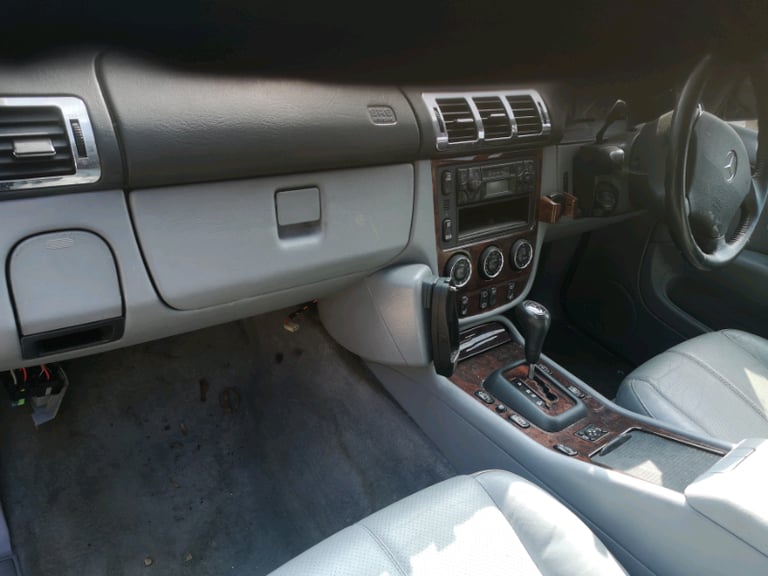 Mercedes Ml270 Cdi Tip Auto breaking for parts