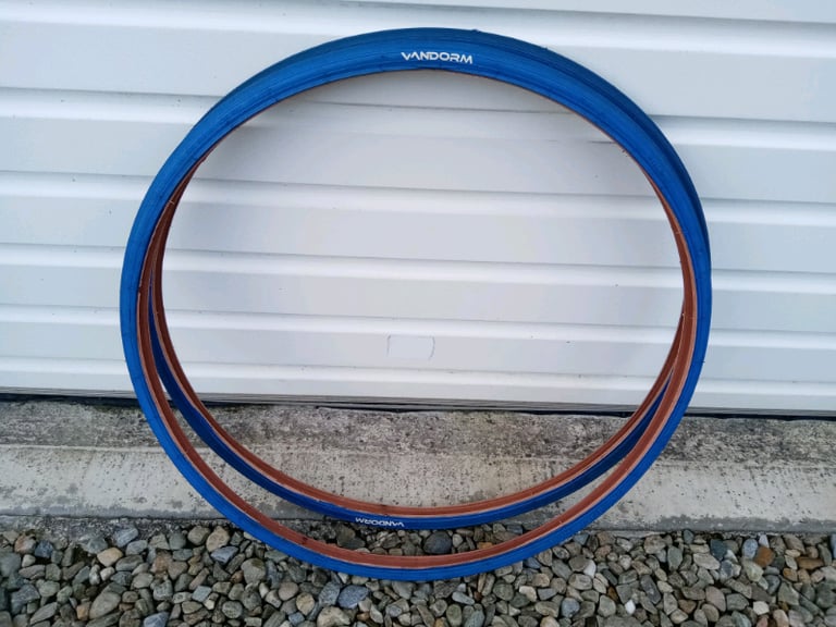 image for NEW VANDORM BLUE 700 X 23C TYRES