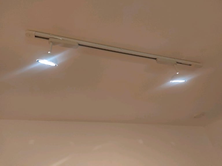Ikea Sända spotlight track with 1 (or 2) light(s)