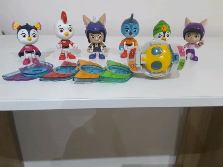 Top Wing Figures and watch
