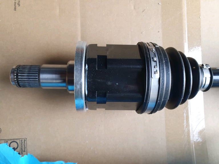 2018 TOYOTA HILUX 2.4 DIESEL FRONT DRIVE SHAFT BRAND NEW  