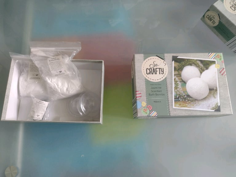 NEW - Bath Bomb Making Craft Kit.