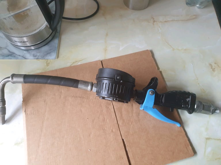 Badger Digital oil filler Nozzle with swivel head.