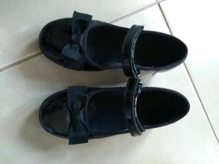 Clarks school shoes size 12,5F