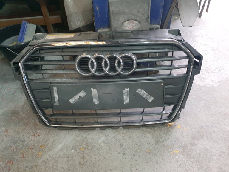 AUDI A1 front grille 