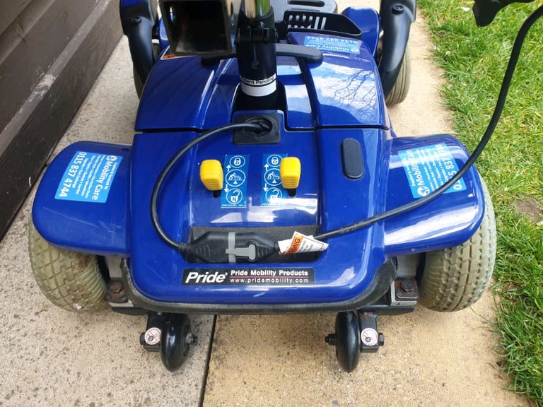 Pride mobility Go Chair very good condition with accessories 