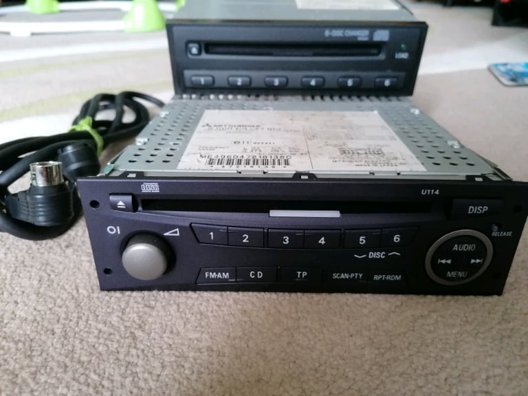 Radio/CD Player MZ313063Z+6Disc Auto Changer