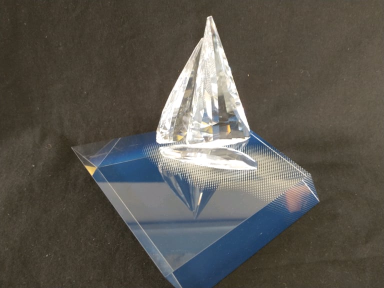 Swarovski crystal sailing legend base