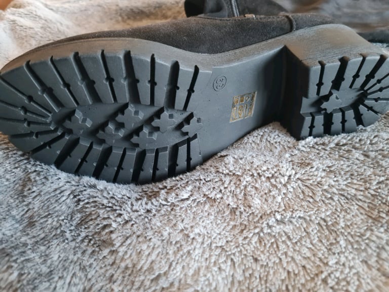 Over the knee boots. OPEN TO OFFERS.