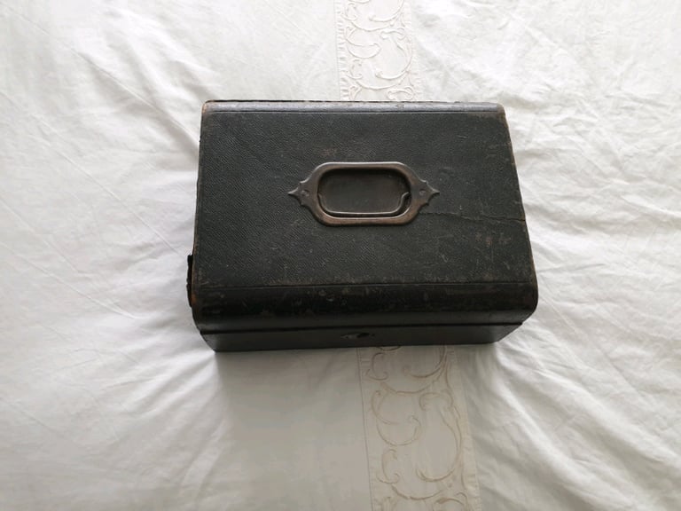 image for Old jewellery box 