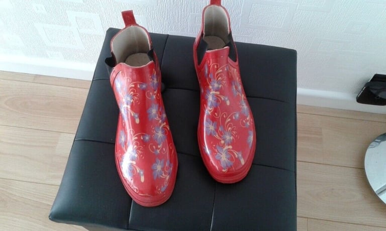 image for Ladies wellies 