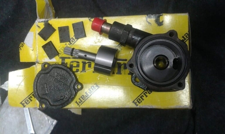 Vacuum pump for Ferrari Testarossa