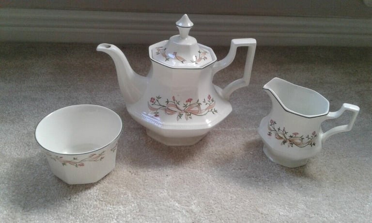 image for Eternal Beau Teapot, Milk Jug & Sugar Bowl 