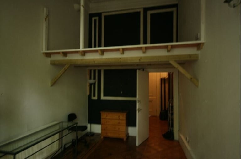 'ZONE 1 STUDIO FLAT AT LANCASTER GATE/PADDINGTON.  WESTBOURNE TERRACE W2  STUDIO HAS MEZZANINE
