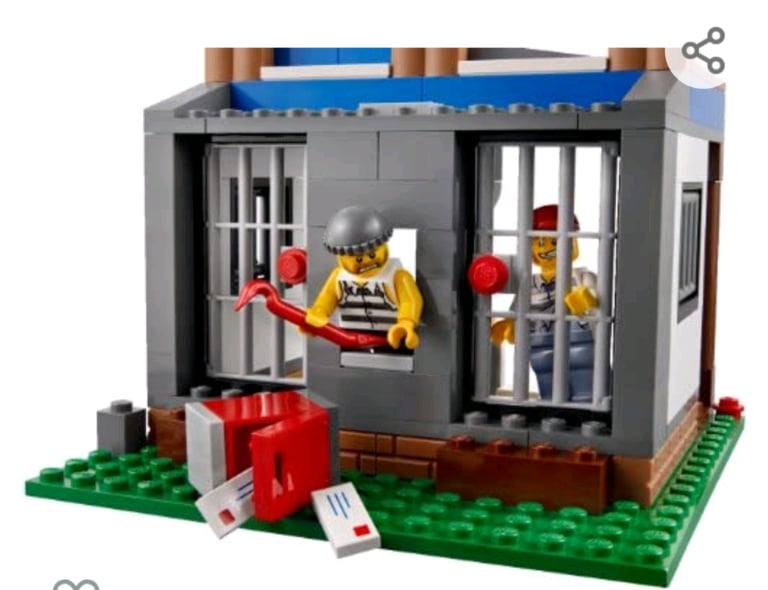 LEGO Forest Police Station Set 4440. Only £60.