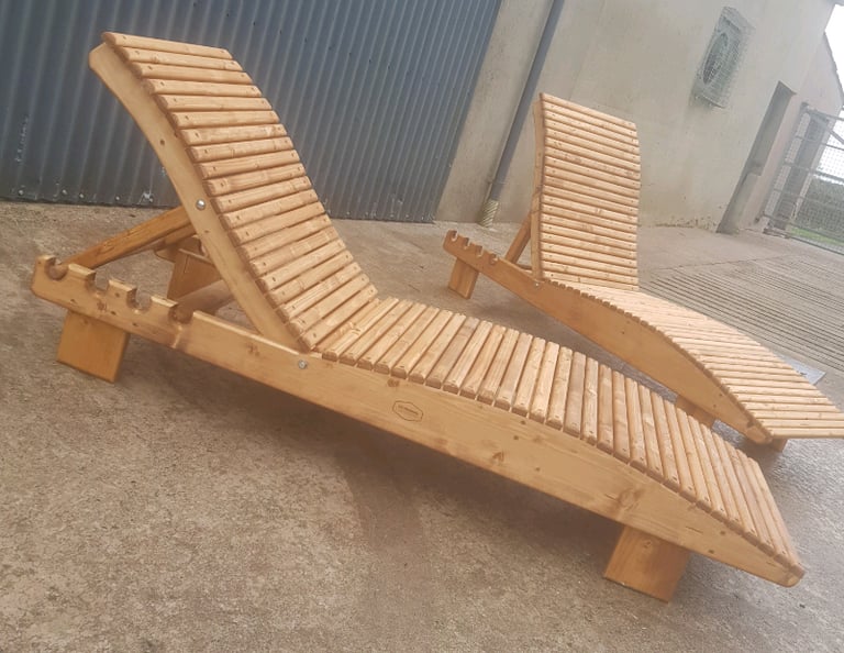 Reclining sun loungers