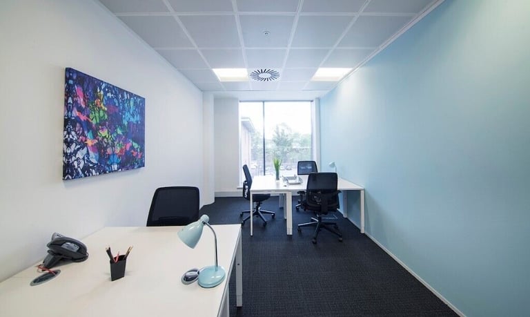 Maidenhead – SL6 1BU, Private office space for 3 person in Regus Station