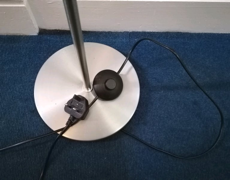 CLASSIC SILVER ROUND BASE FLOOR LAMP - FOOT SWITCH (ON-OFF) STURDY 