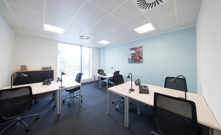 Maidenhead – SL6 1BU, Open plan office space for 15 people in Regus Station