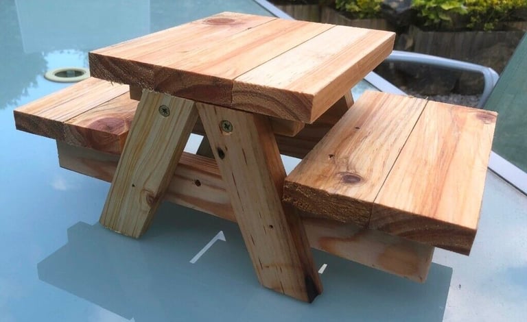 Squirrel  Picnic Table 100% recycled timber