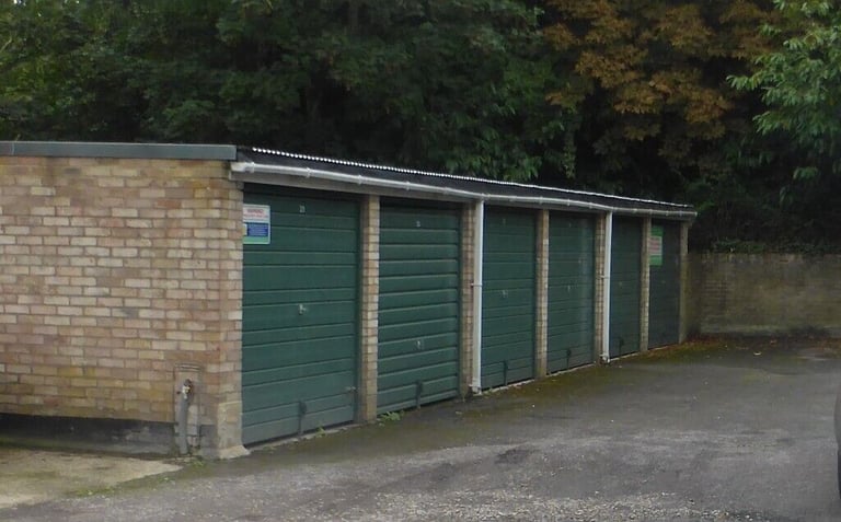 Garage/Parking/Storage to rent: Lesley Court, Southcote Road, Reading RG30 2AT