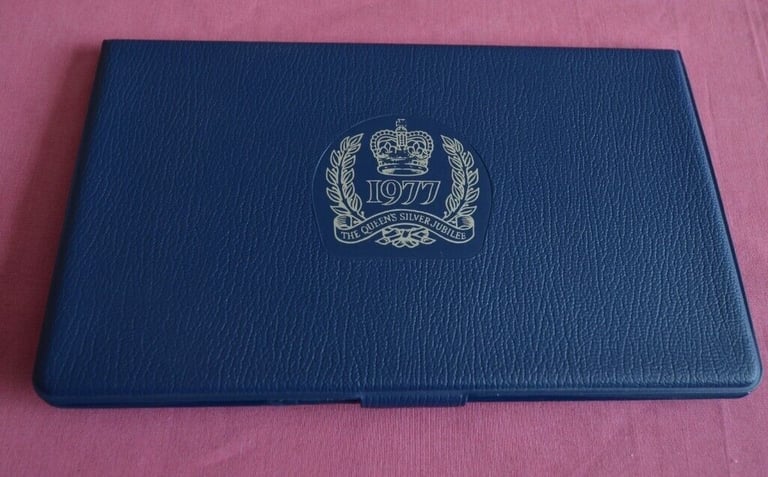  THE QUEEN'S SILVER JUBILEE 5 MADALLION SET  