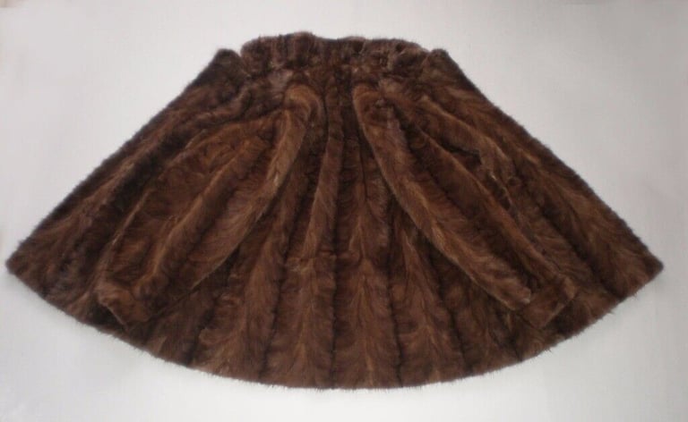 Beautiful Ladies Real Mink Fur Jacket Coat, size 12-14-16