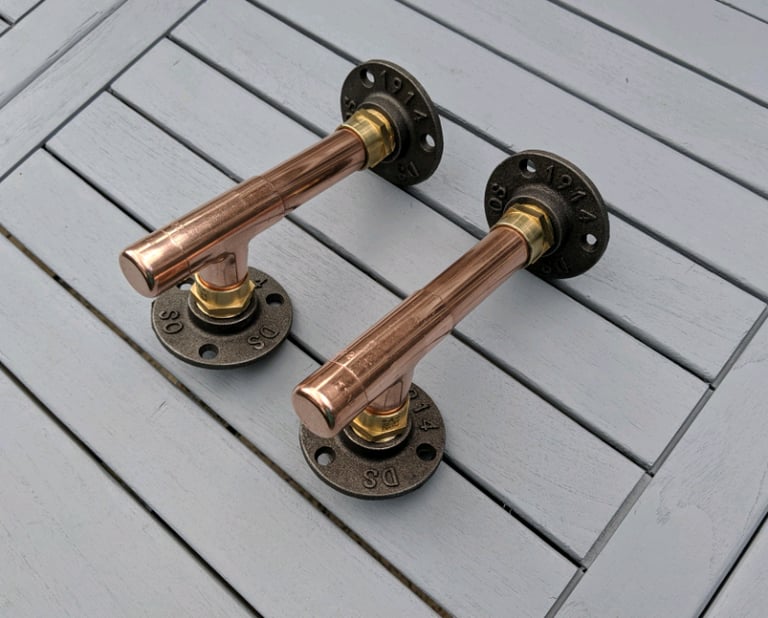 Industrial Designed T JOINT Copper Pipe Shelf Brackets 